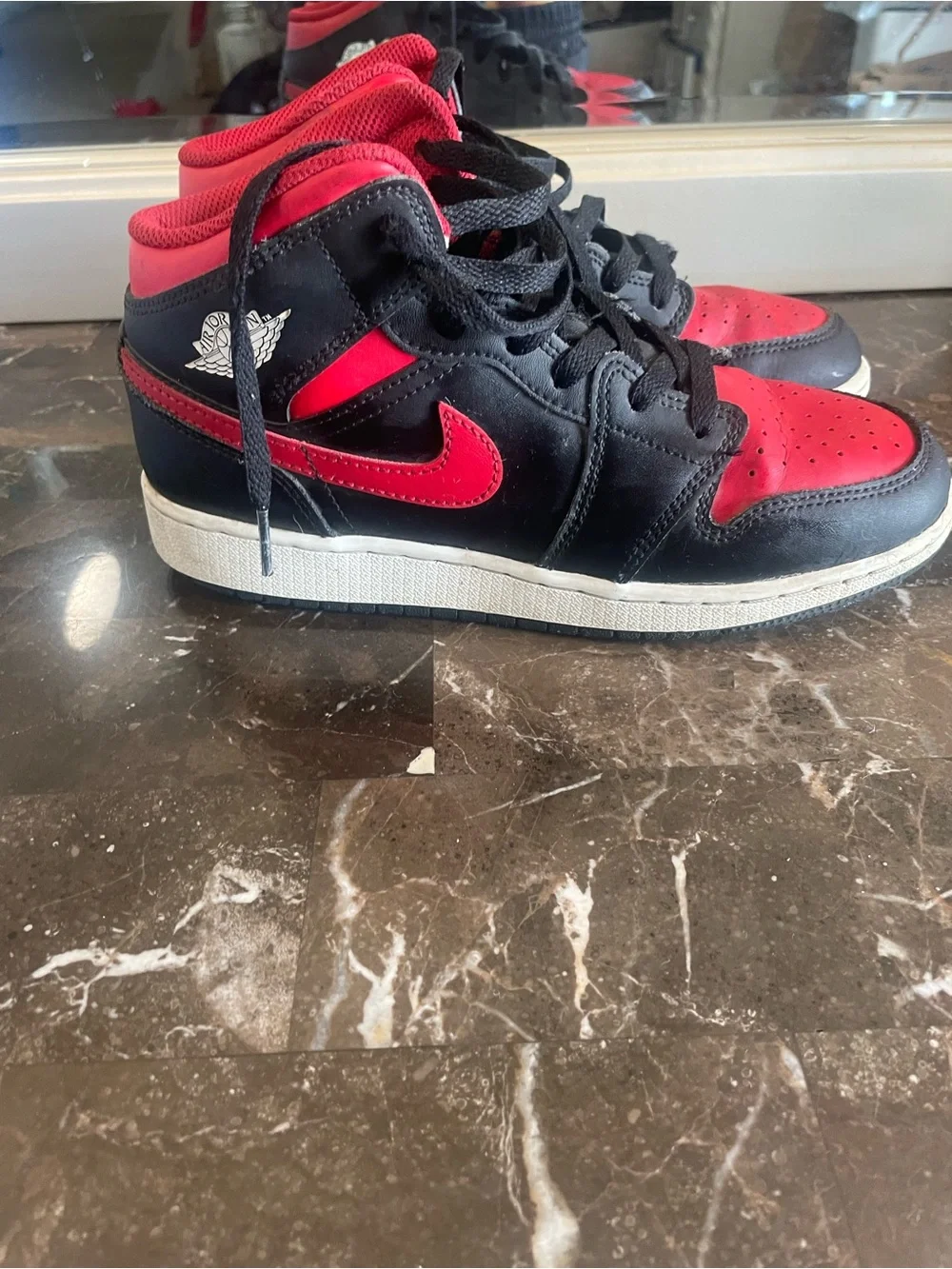 Jordan Kids Mid-Top Sneakers in Black and Red
